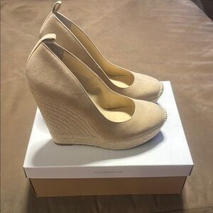 Jessica Simpson Cream Wedge Shoes with Elegant Design Almond Supreme MicroSuede